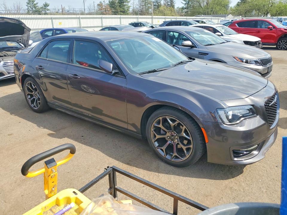 2017 Chrysler 300 s