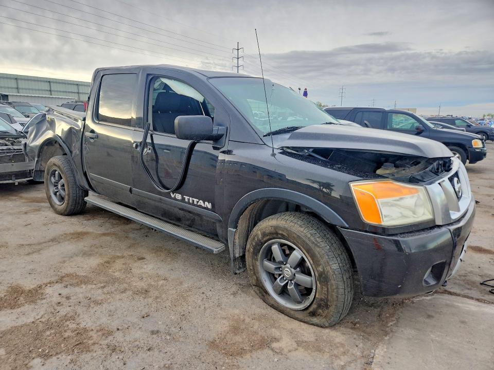 2013 Nissan Titan sv