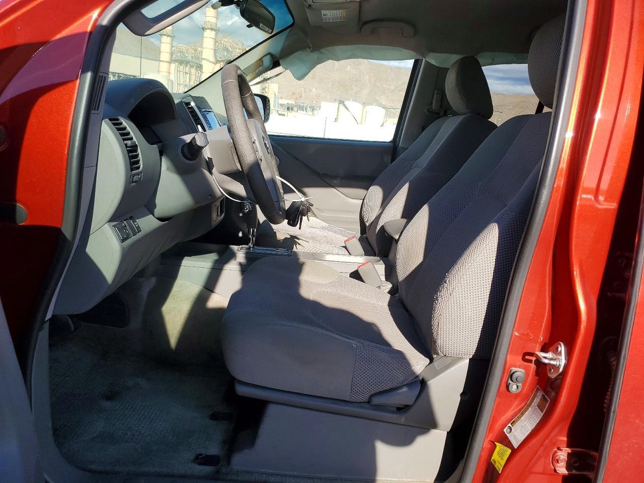 2016 Nissan Frontier SV
