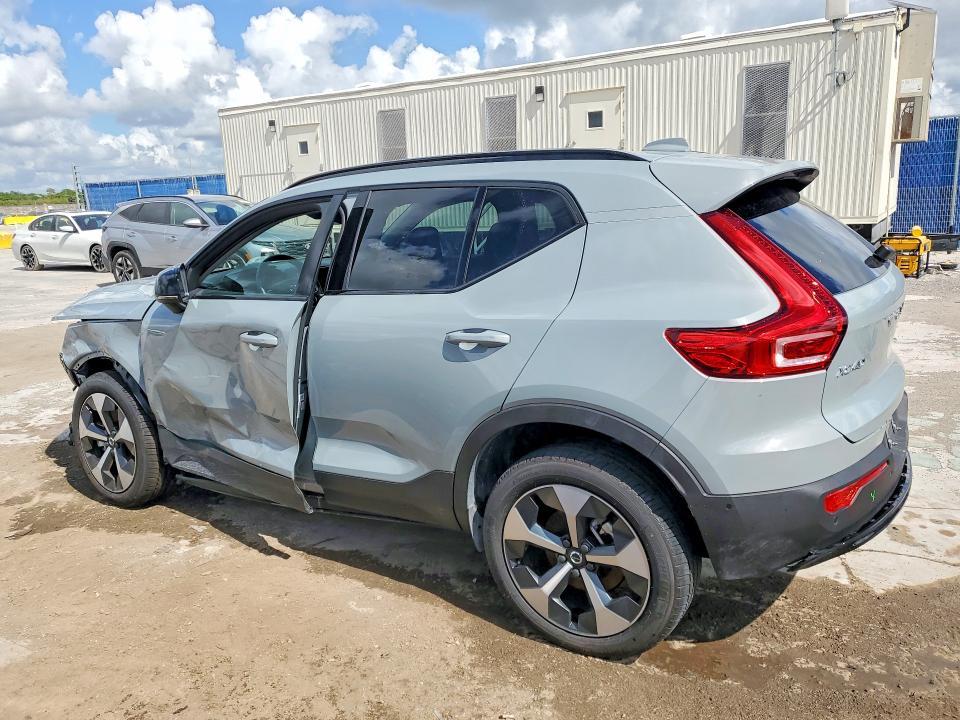 2026 Volvo Xc40 Plus