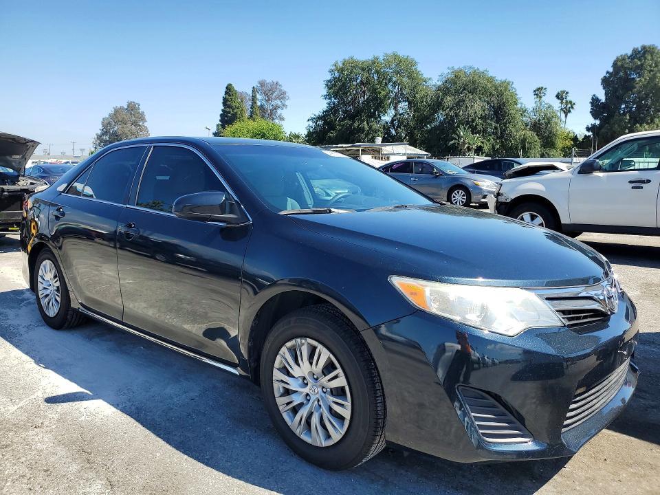 2014 Toyota Camry le