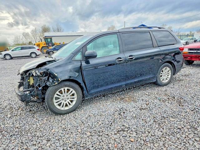 2015 Toyota Sienna xle 8-passenger