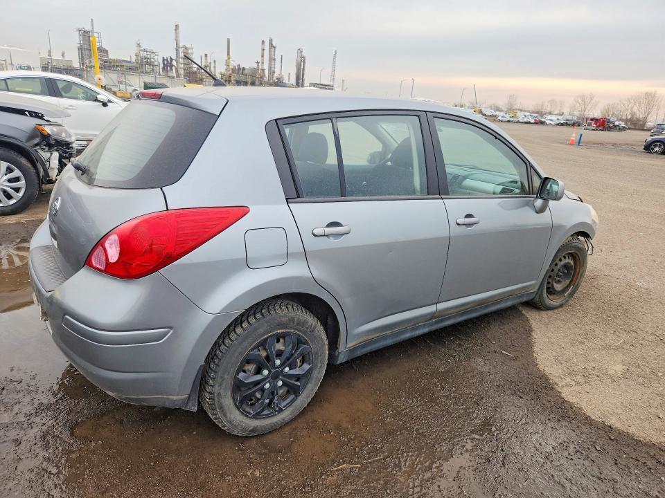 2009 Nissan Versa 1.8 s