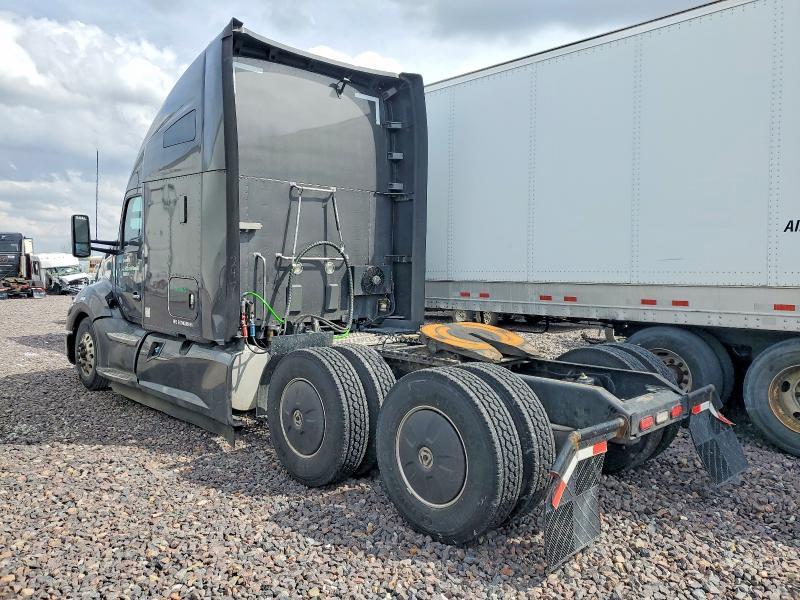 2020 Kenworth T680 Semi Truck