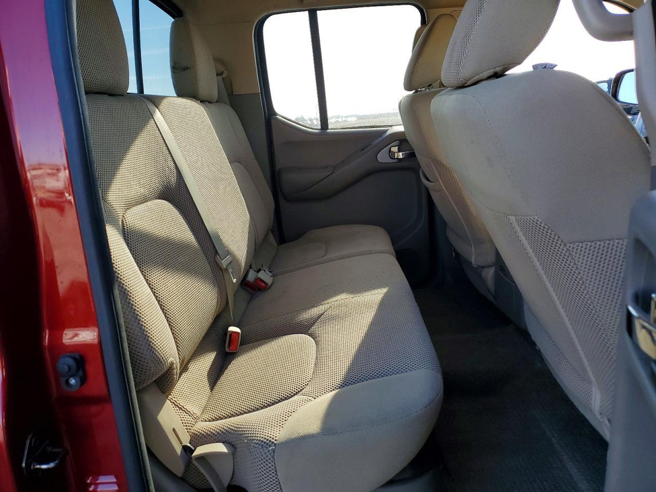 2015 Nissan Frontier SV