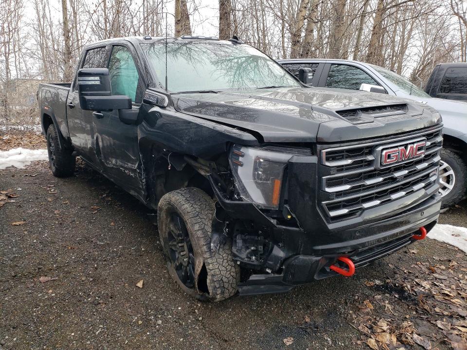 2025 GMC Sierra K2500 AT4