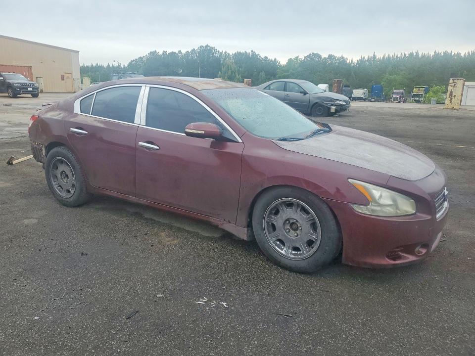 2010 Niss Maxima