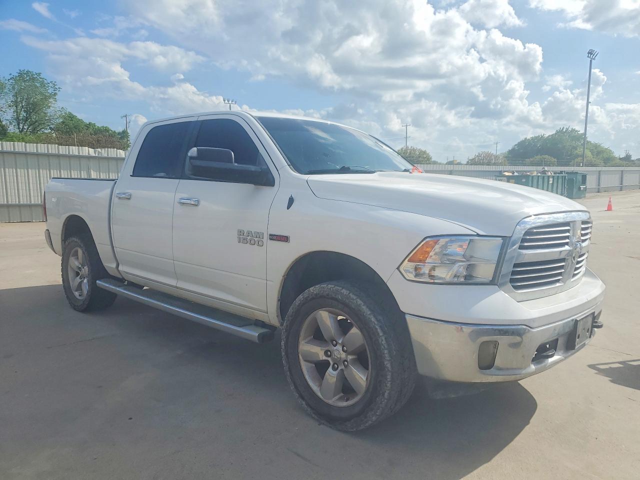 2015 Dodge RAM 1500 SLT