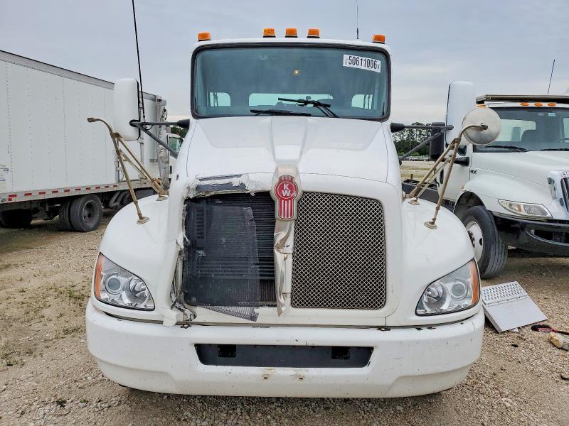 2015 Kenworth T370 Semi Truck