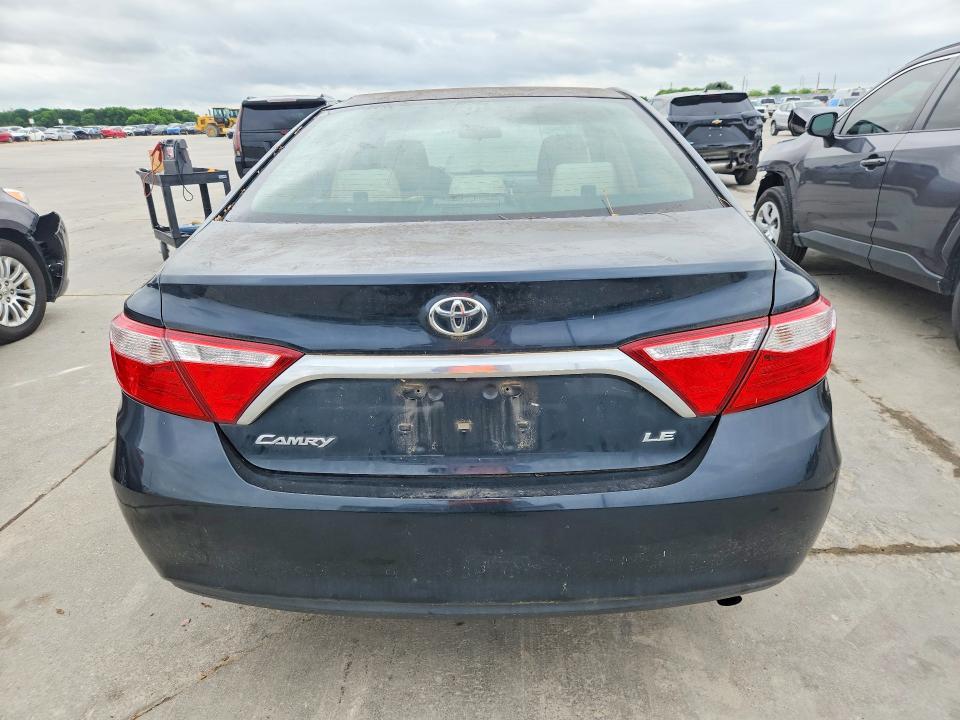 2015 Toyota Camry le