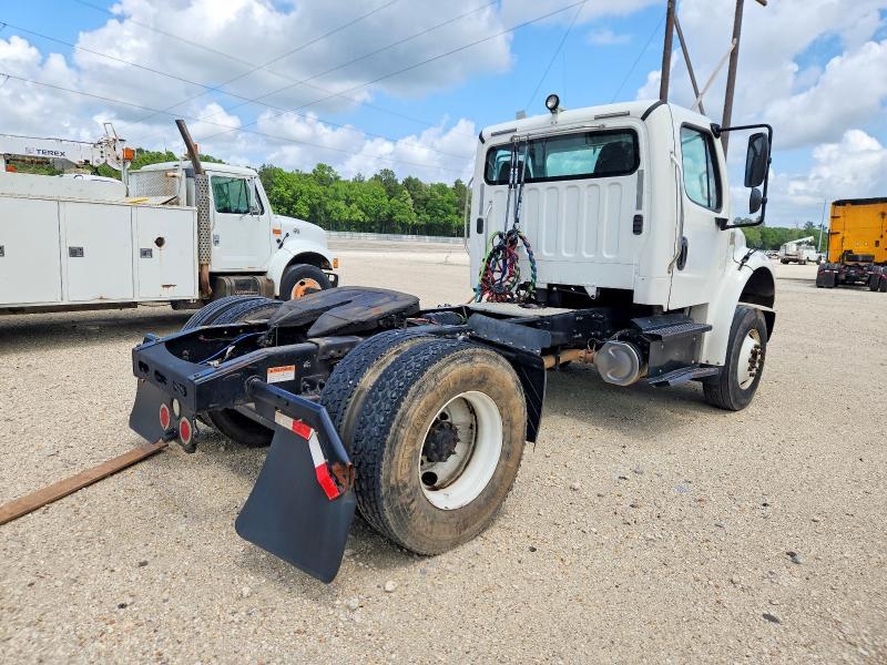 2020 Freightliner Business Class M2 Semi Truck