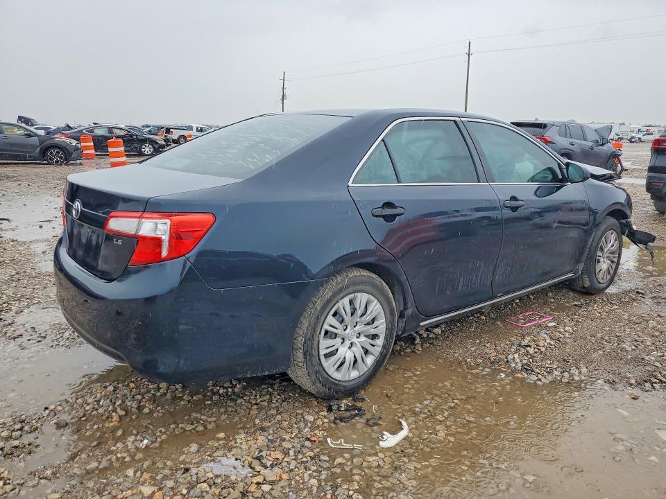 2013 Toyota Camry le