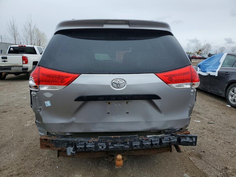 2011 Toyota Sienna Base 7-passenger