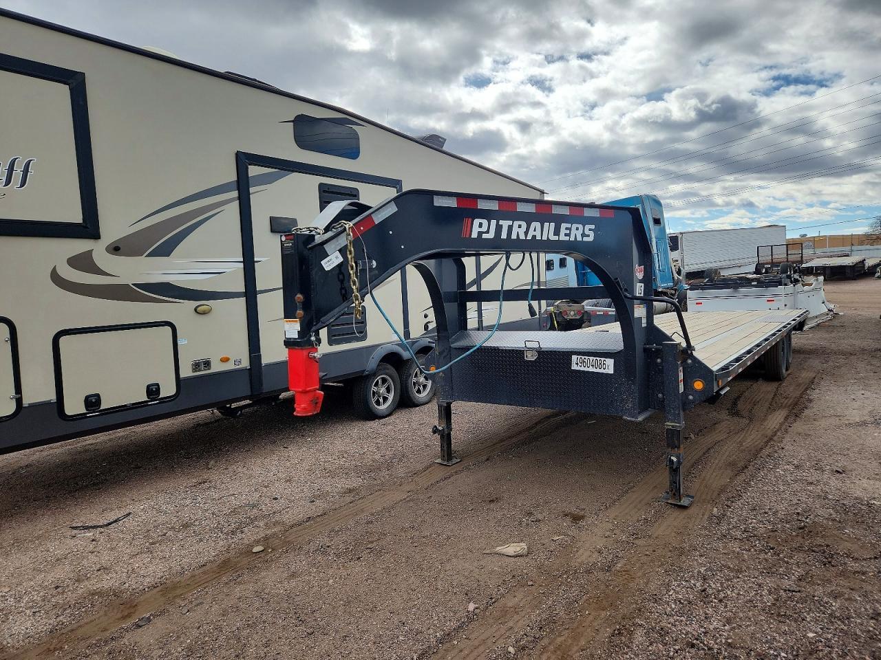 2026 PJ Gooseneck Flatbed