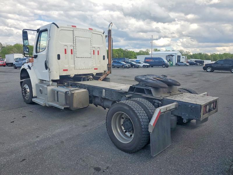 2016 Freigliner 2016 Freightliner Business Class M2 Semi Truck