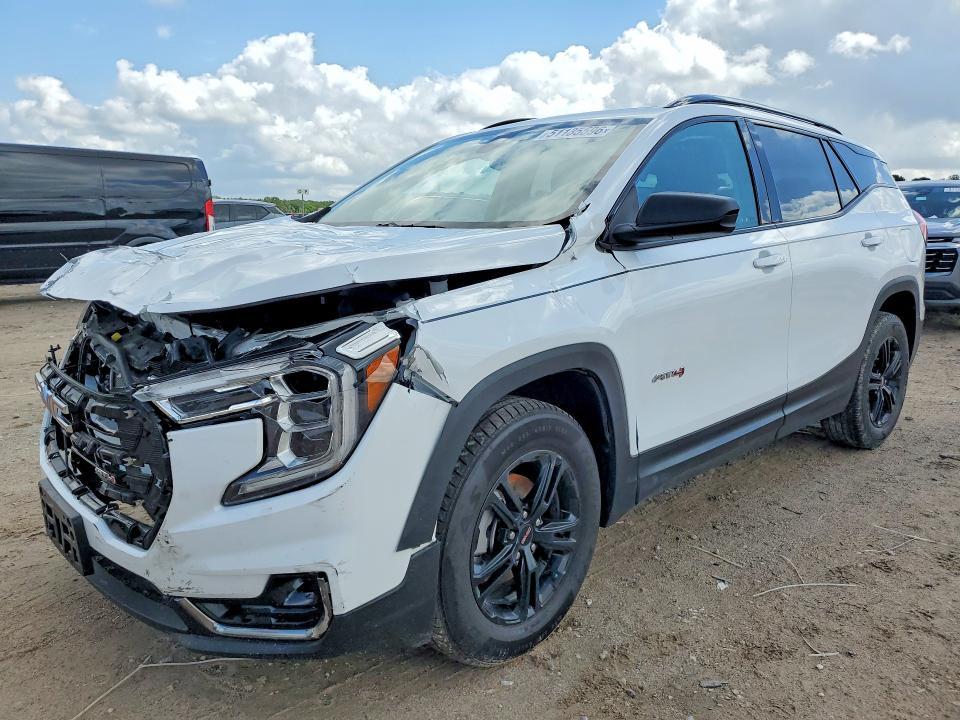 2022 GMC Terrain AT4