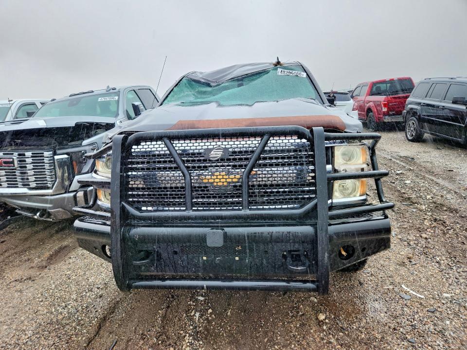 2015 Chevrolet Silverado 2500 Flatbed Truck