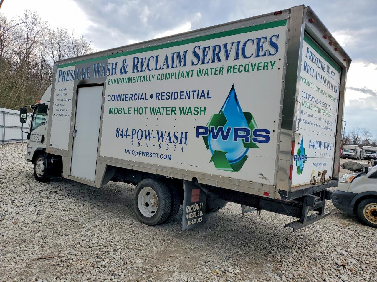 2010 Isuzu NRR Delivery Truck