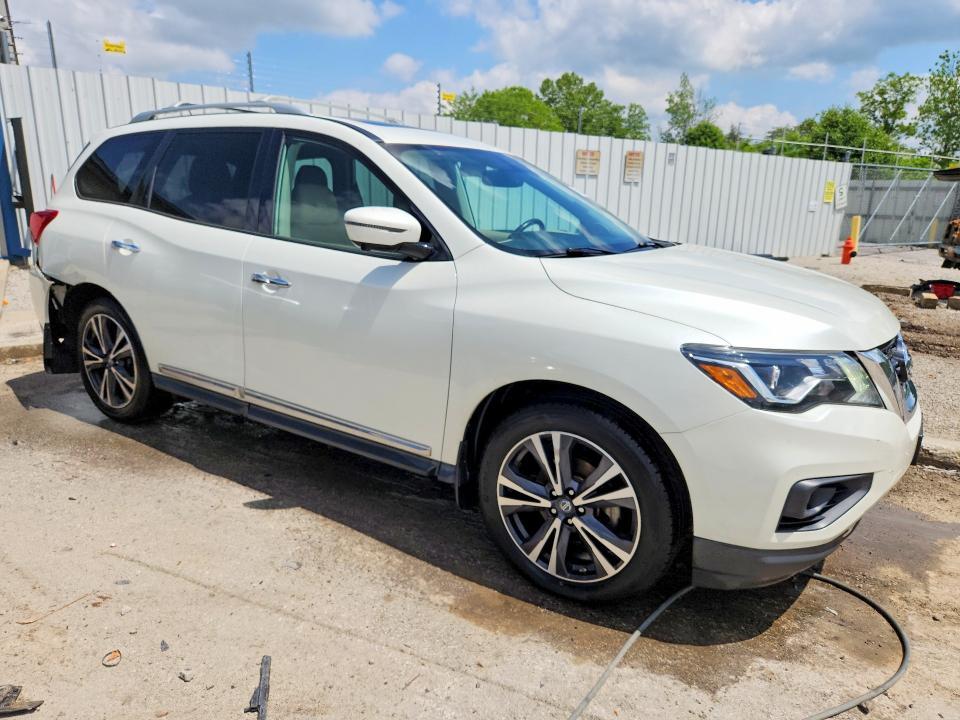 2017 Nissan Pathfinder Platinum