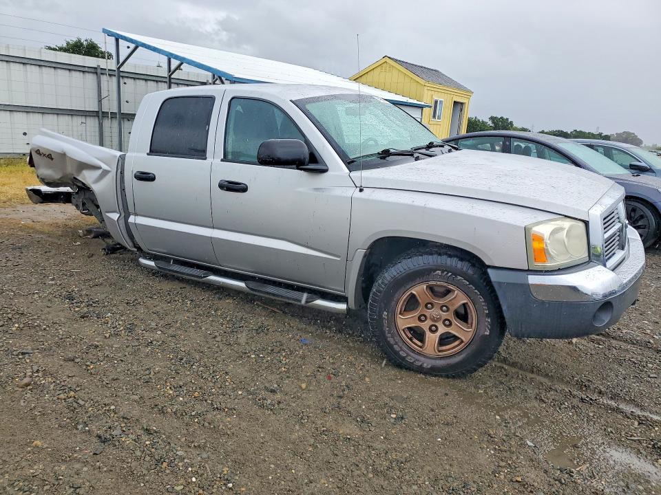 2005 Dodge Dakota Quad SLT