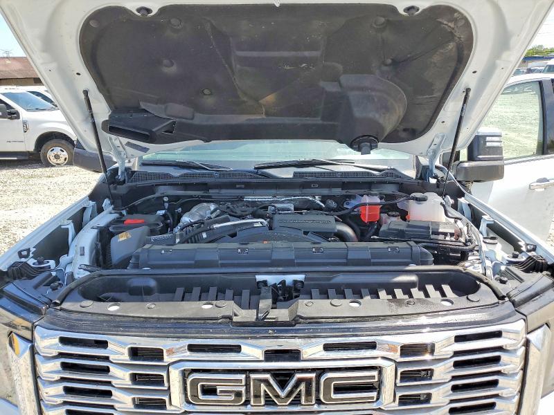 2026 GMC Sierra K3500 Denali