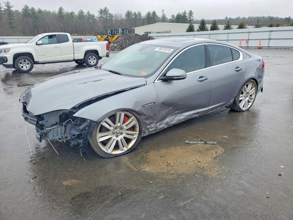 2012 Jaguar Xf r
