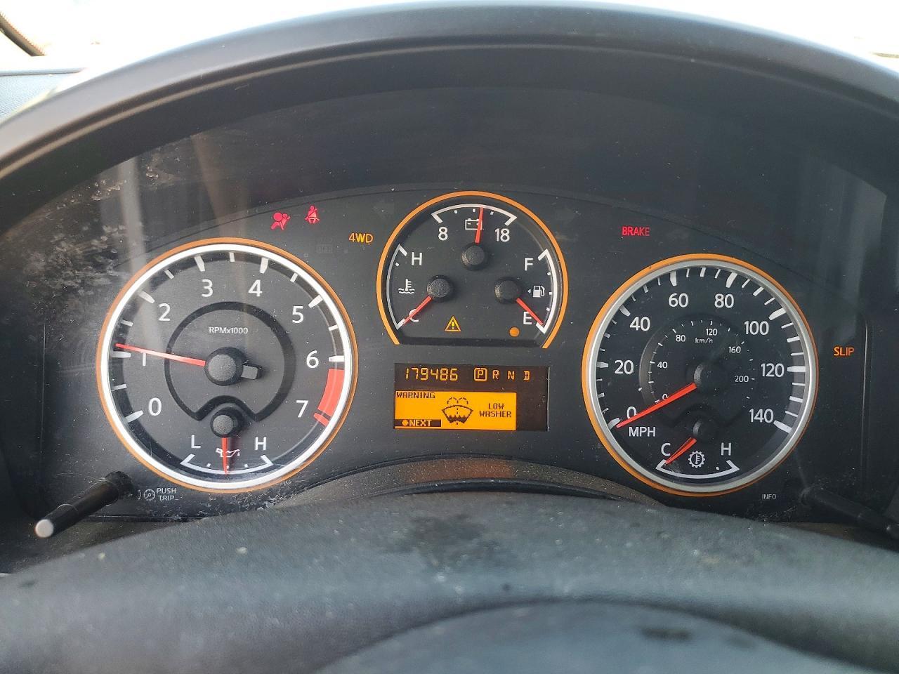 2008 Niss Titan XE
