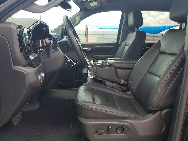 2025 GMC Sierra K1500 SLT