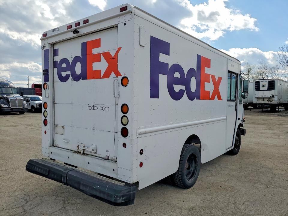 2002 Workhorse Custom Chassis P42 Delivery Truck