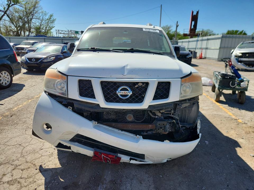 2014 Nissan Armada sv