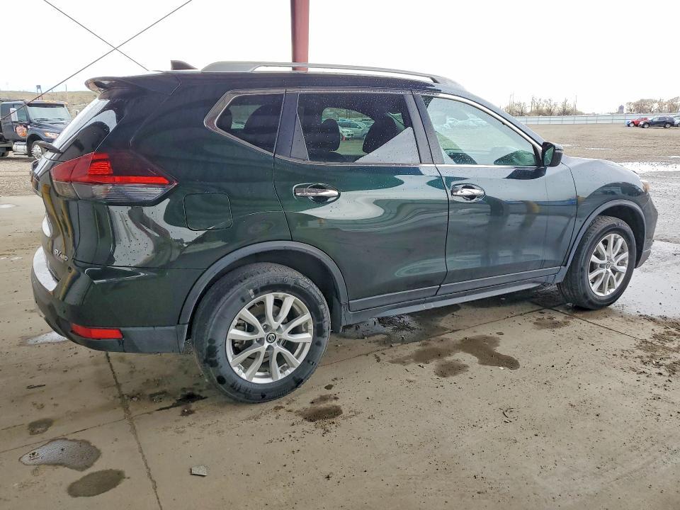 2020 Nissan Rogue sv