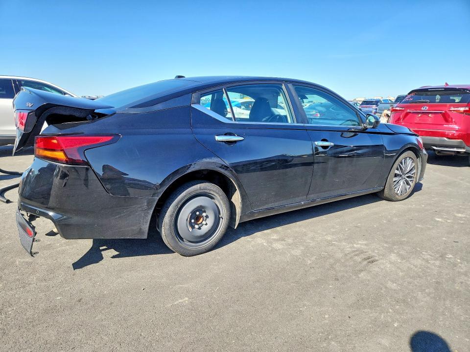 2023 Nissan Altima sv