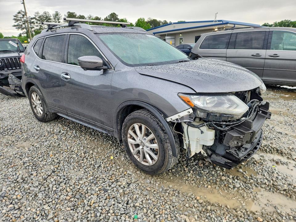 2017 Nissan Rogue sv