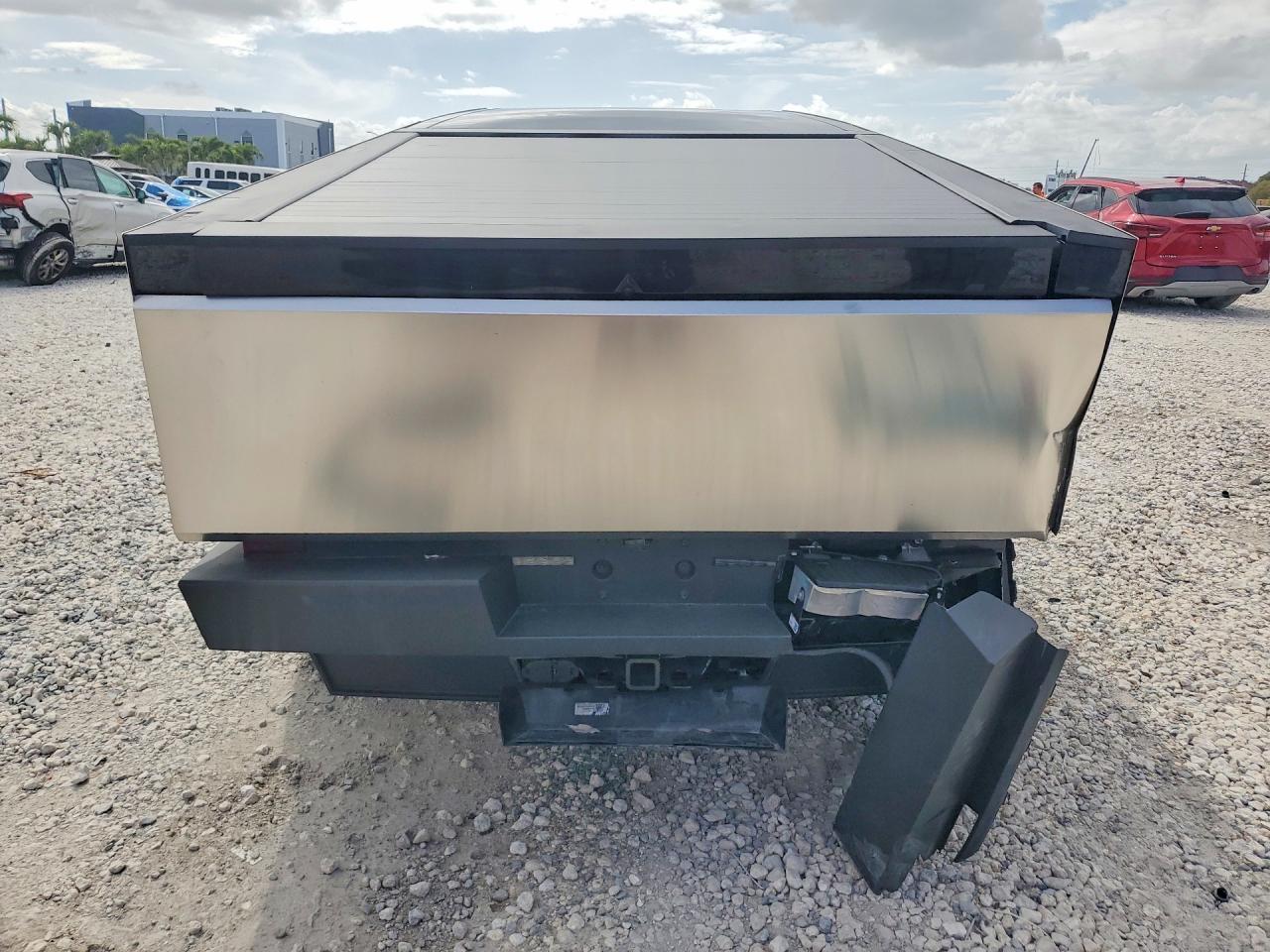 2025 Tesla Cybertruck