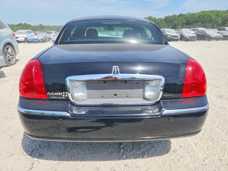 2004 Lincoln Town car Executive