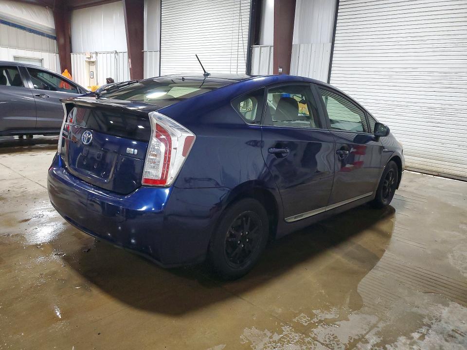 2015 Toyota Prius two