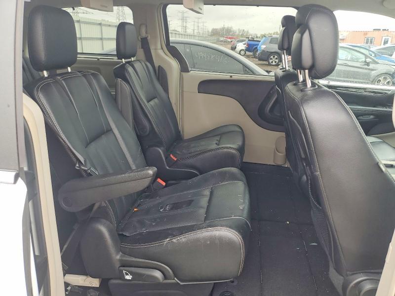 2015 Chrysler Town & Country Touring