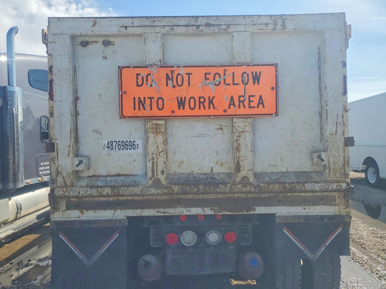 2015 Kenworth T880 Dump Truck