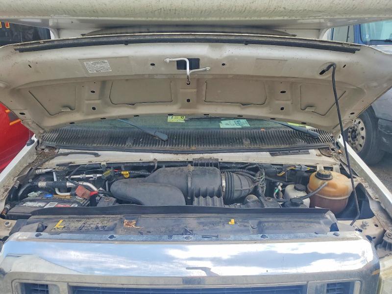 2012 Ford Econoline E350 Super Duty Cutaway Van