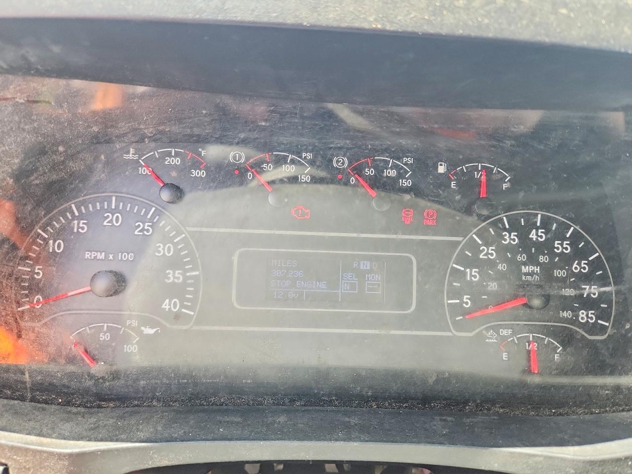 2019 International MV607 BOX Truck