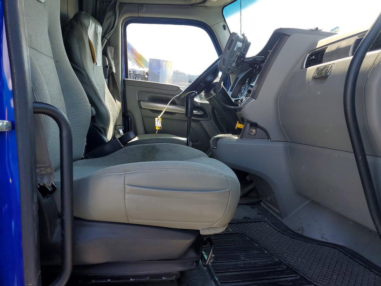 2019 Kenworth T680 Semi Truck