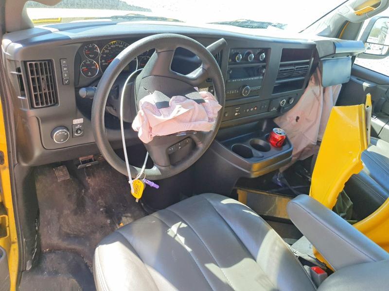 2022 GMC Savana BOX Truck