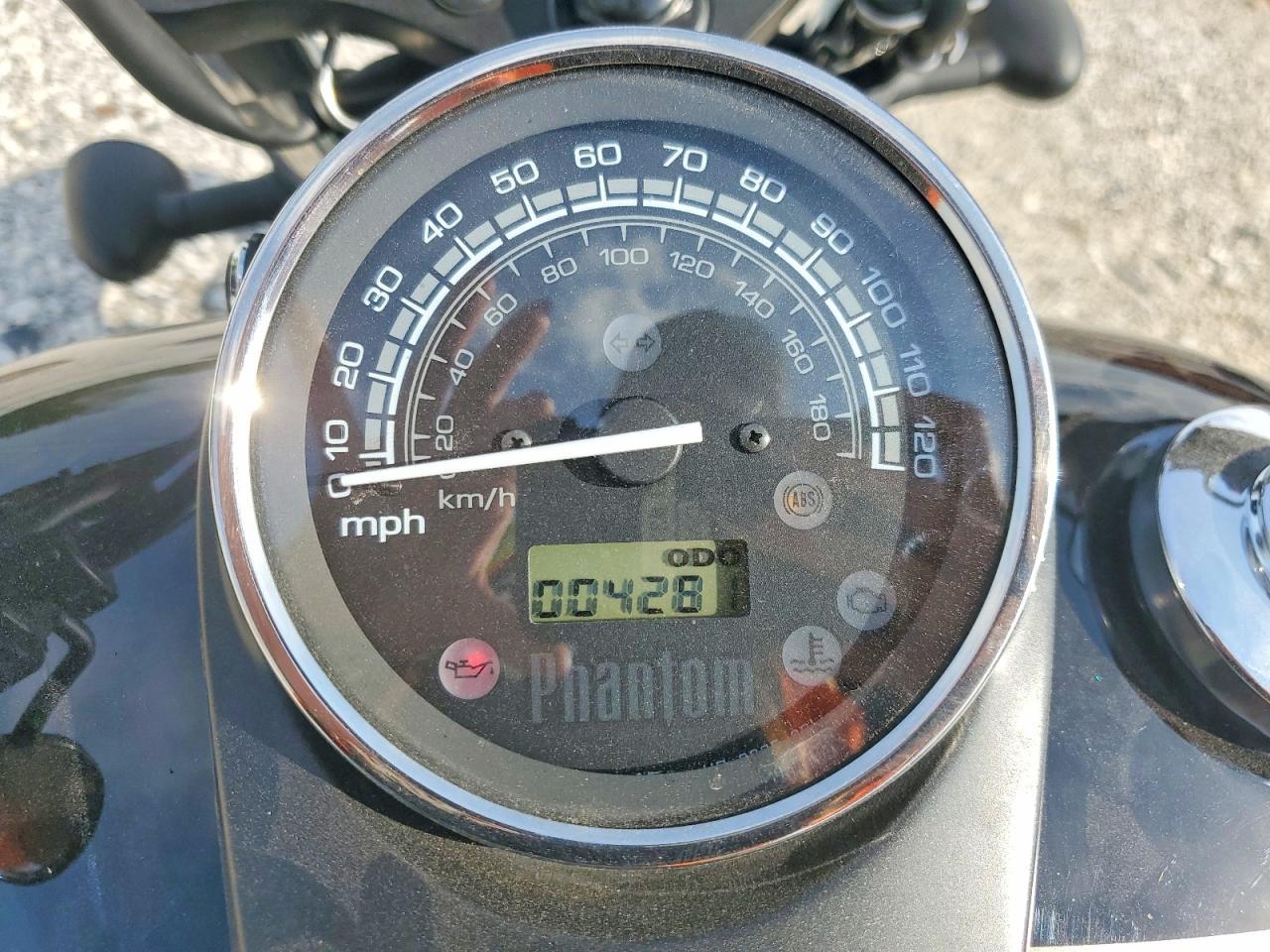 2025 Honda VT750 C2B