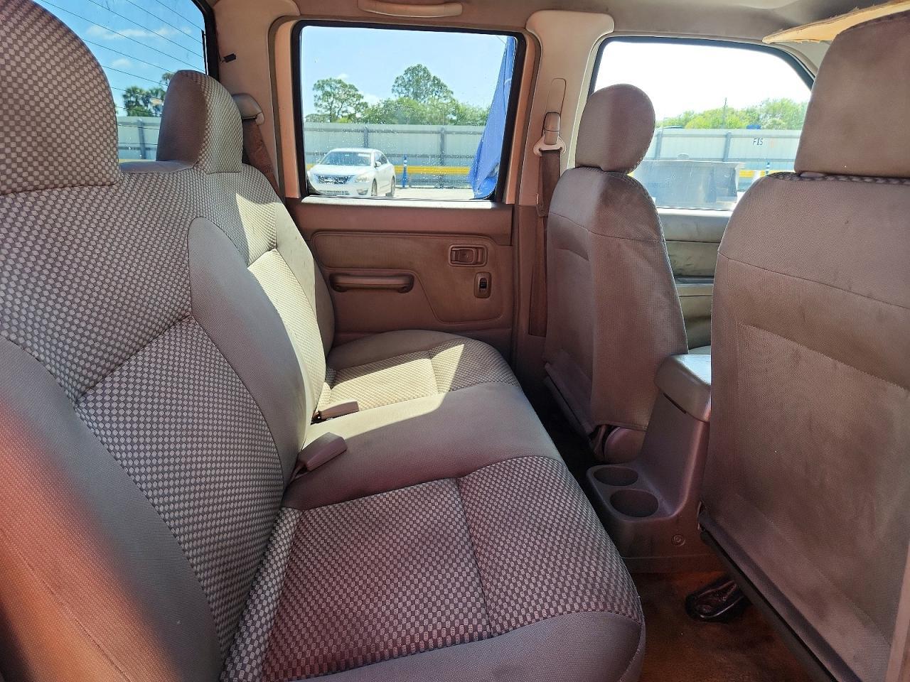 2001 Nissan Frontier XE