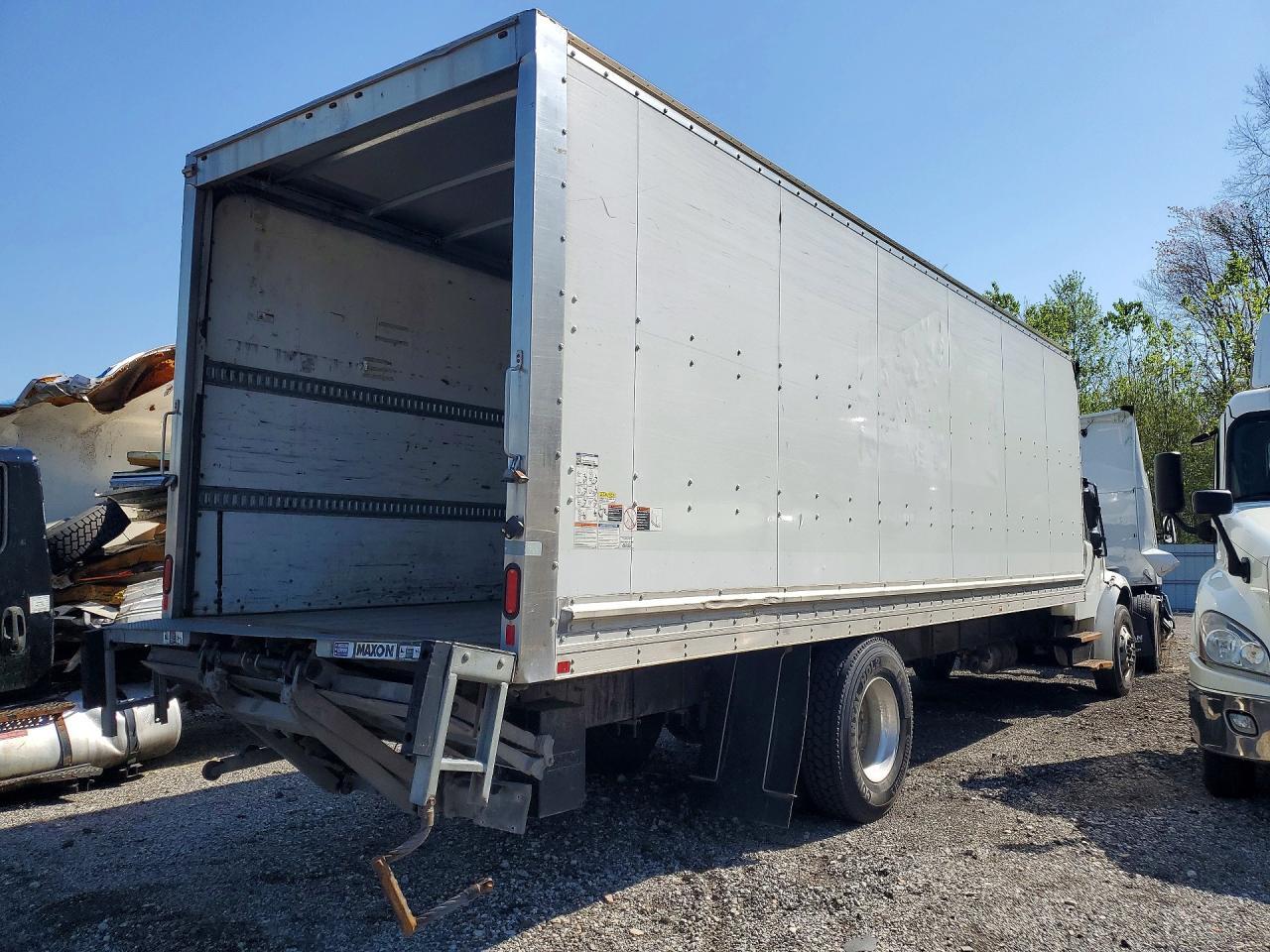 2020 Freigliner 2020 Freightliner Business Class M2 BOX Truck