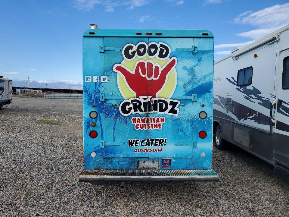 2004 Workhorse Custom Chassis P4500 Delivery Truck