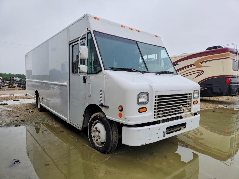 2008 Freightliner MT45G Chassis Delivery Truck