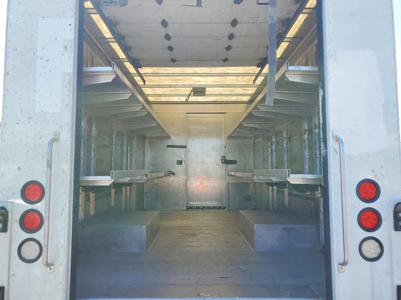 2022 Freigliner 2022 Freightliner MT45 Chassis Delivery Truck