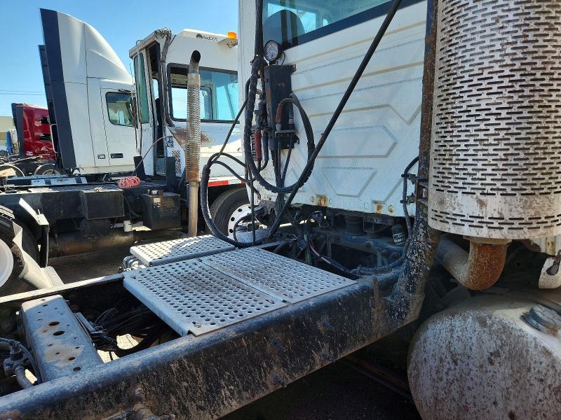 2013 International 8000