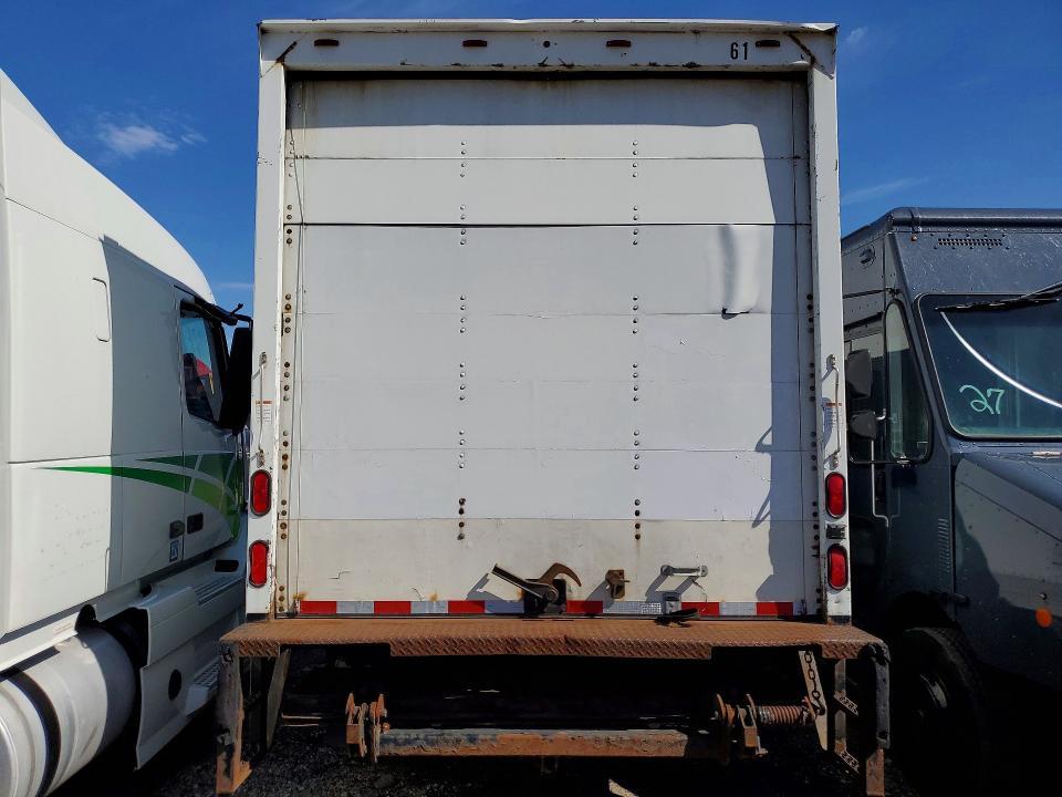 2014 Mitsubishi Fuso Fec72s box Truck